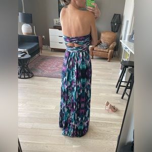 Laundry by shelli segal multicolored gown with cut out back size 2